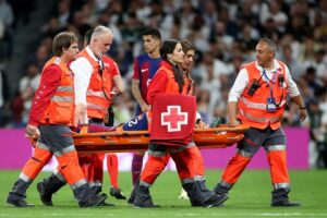 De Jong phải nghỉ thi đấu đến hết mùa