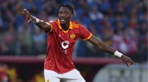 Abraham được West Ham để mắt