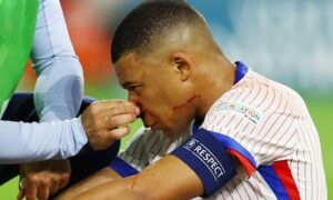 Mbappe gặp chấn thương khiến người hâm mộ cảm thấy lo lắng